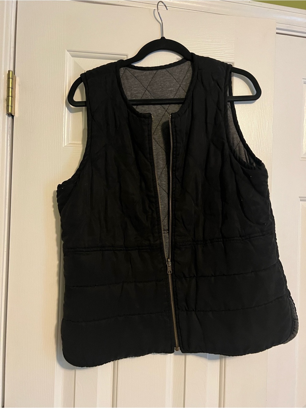 Women’s Black Quilted Zip-Front Vest